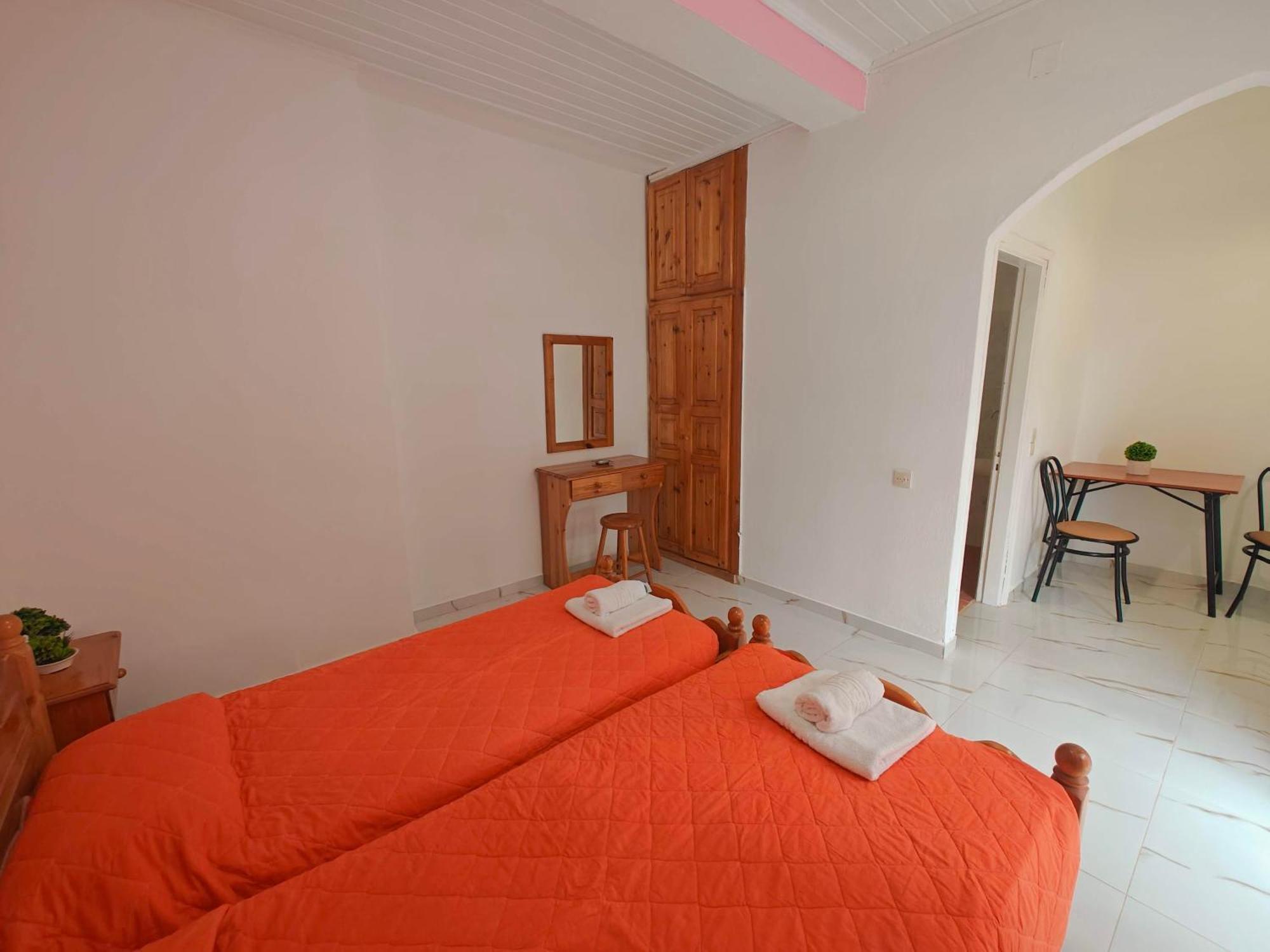 Aparthotel Elena Pool Agios Georgios  Exterior foto