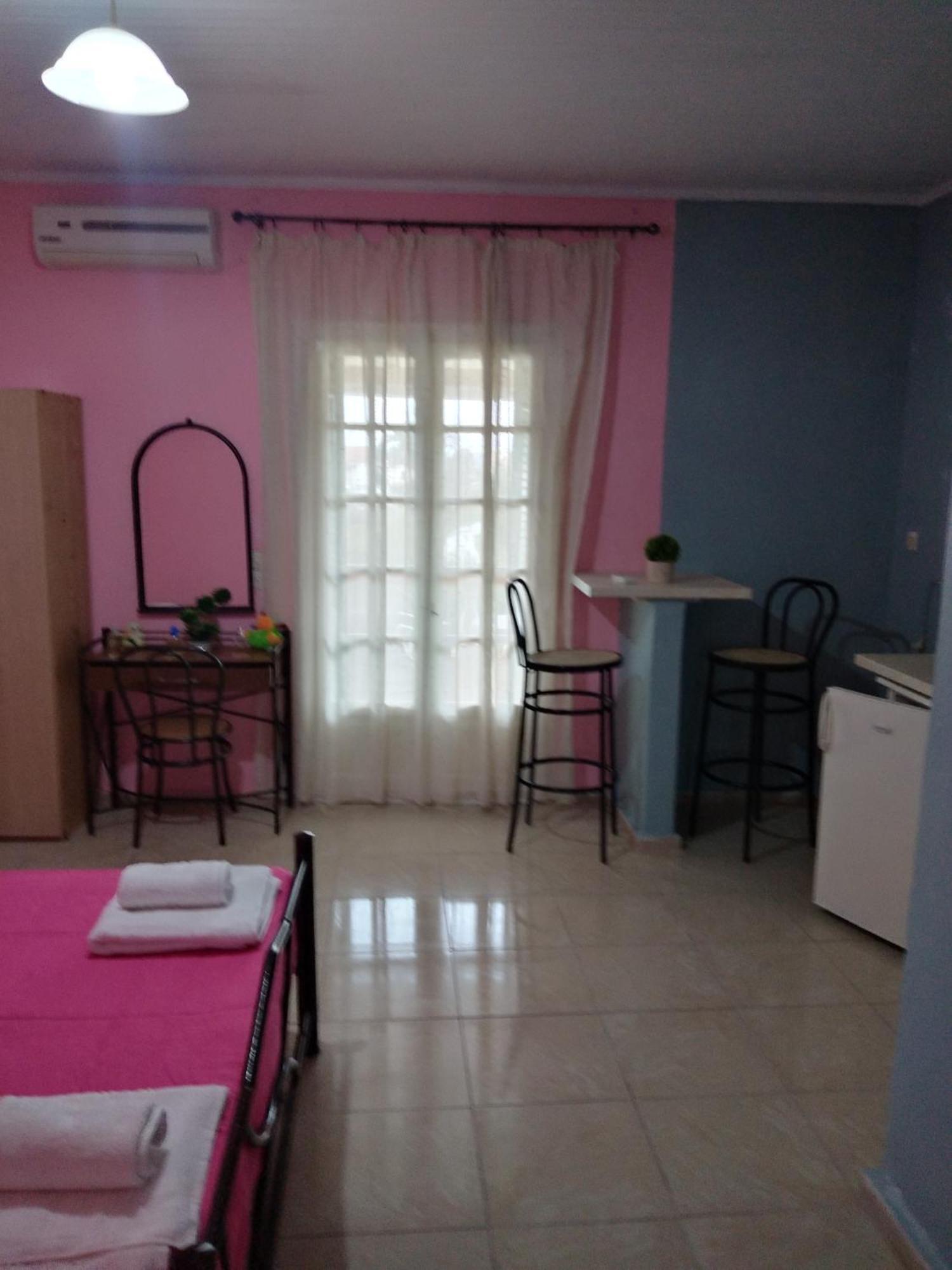 Aparthotel Elena Pool Agios Georgios  Zimmer foto